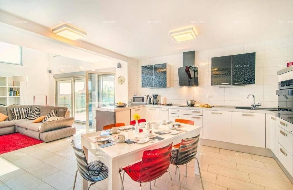 VODNJAN – Moderna vila s bazenom, pogledom na Brijune i prostranom okućnicom! 17