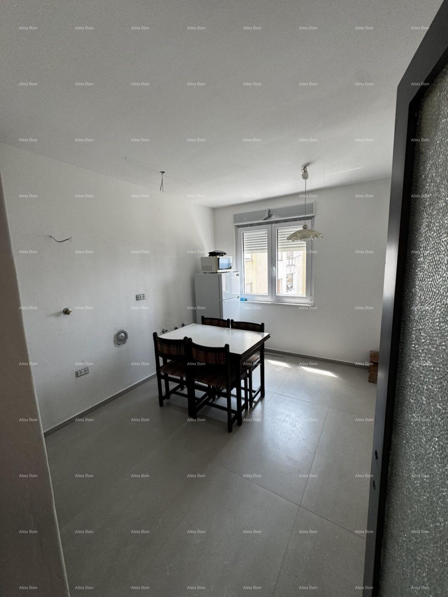 In vendita appartamento ristrutturato nel quartiere Vidikovac, Pola 6