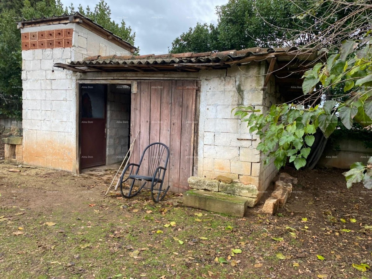 Prodaja dvojčka z gospodarskim poslopjem (manjša hiša) in zemljiščem, Pula! 7