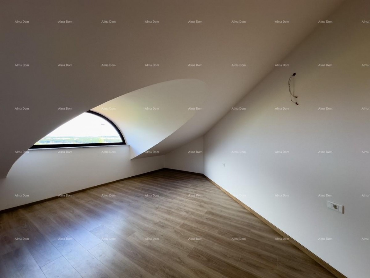 Vendiamo un appartamento con una bellissima vista sul mare! Premantura! 26