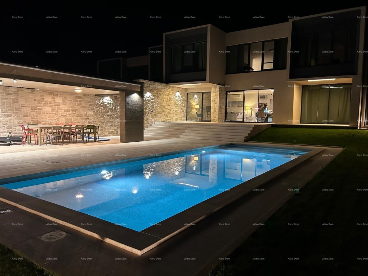 Vendesi una casa moderna con piscina situata in un idilliaco villaggio vicino a Rovigno. 6