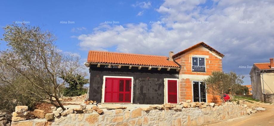 Vodnjan. Hiša v gradnji z bazenom in Svetvinčenat, zemljišče z gradbenim dovoljenjem! 16