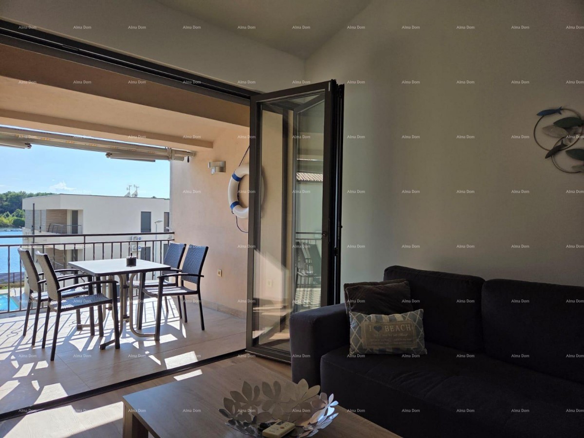 Medulin. Two-bedroom apartment with a view right by the sea 13