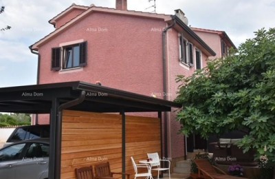 Prodaja lepe družinske duplex hiše z garažo, okolica Poreča!