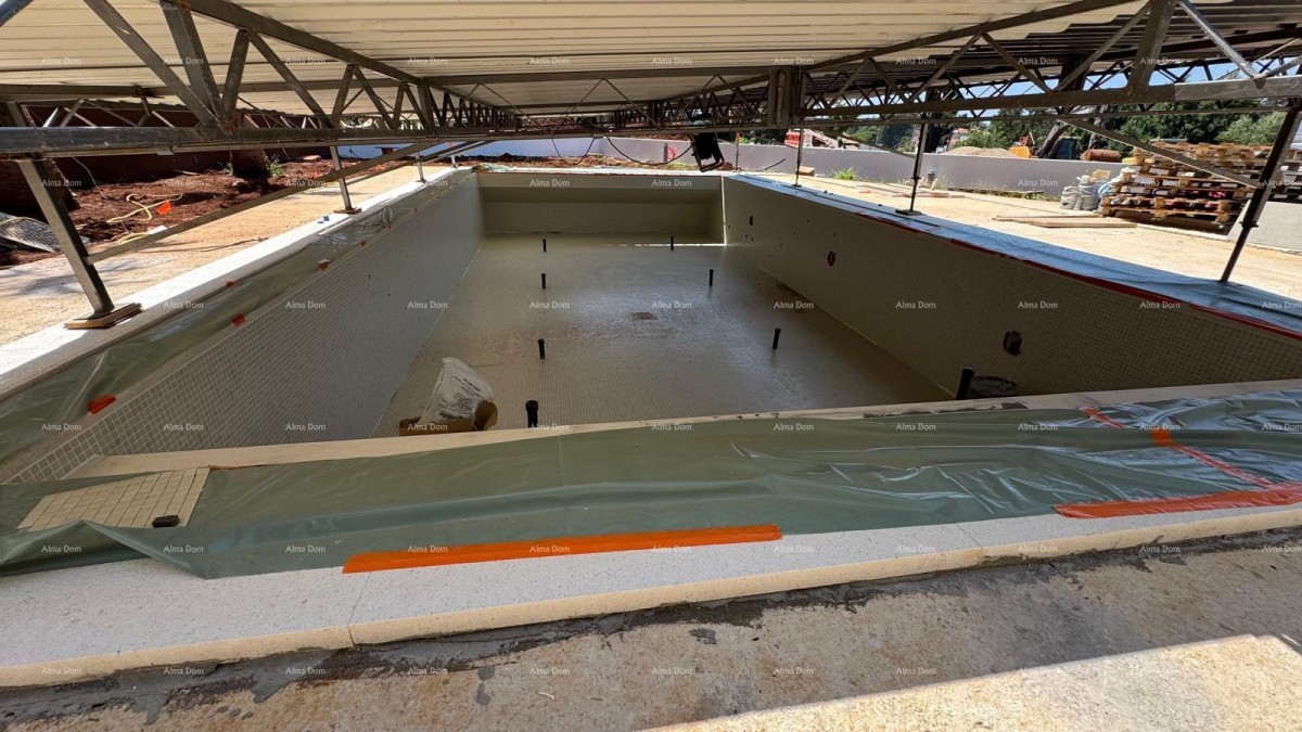 Продается современная вилла в Ровине 29