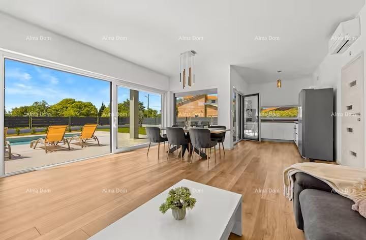 Помор. Нова самостојећа приземница с базеном. 11