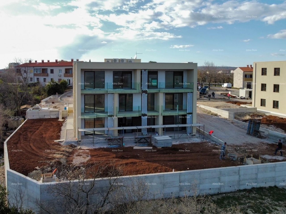 Prelijepi stan u novoj zgradi. LABIN. 9