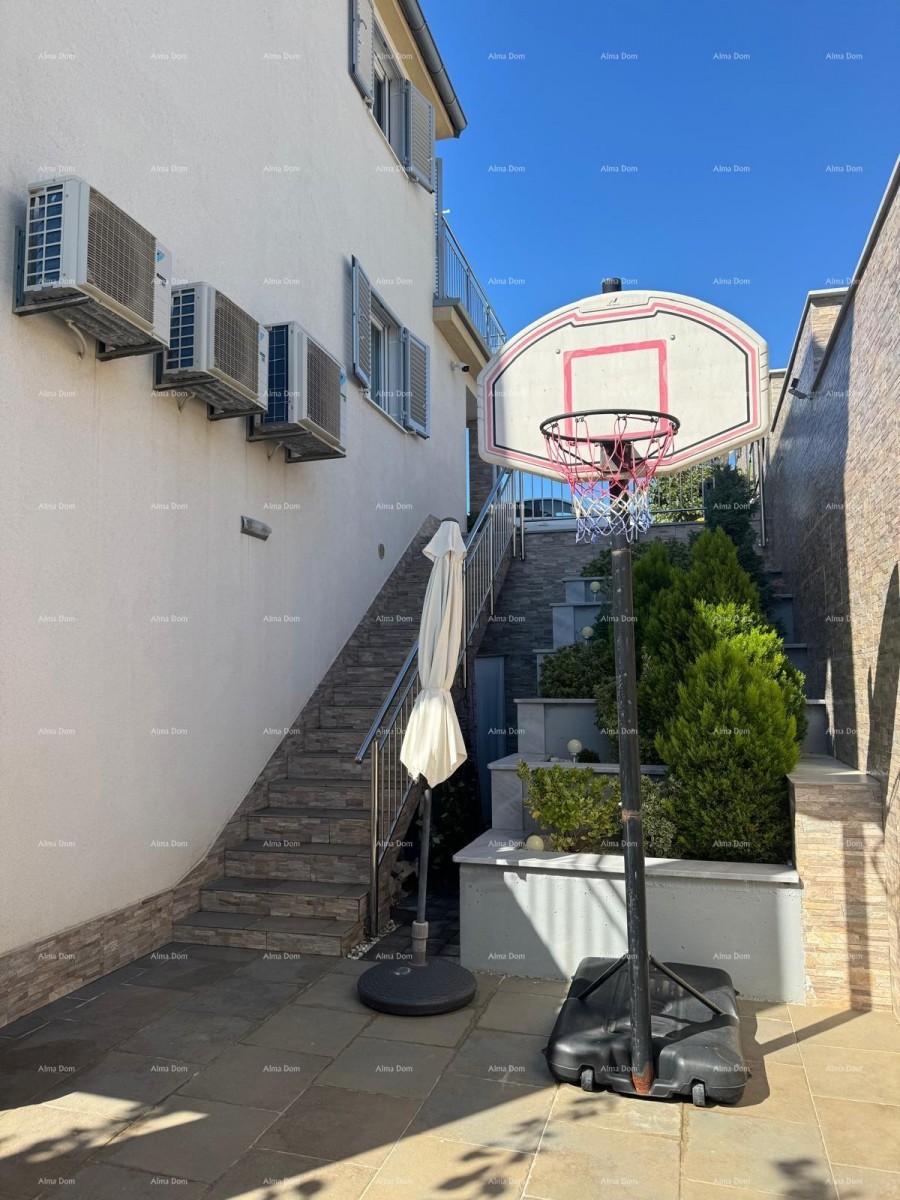 Prodaja - Moderna duplex hiša z dvema ločenima stanovanjskima enotama, Medulin! 10