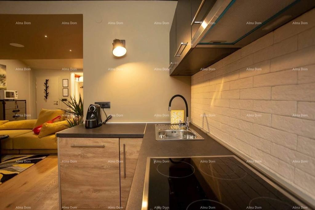 Prodaja - Elegantno urejen dvoetažni stan v stari jedrišču mesta, Rovinj! 5