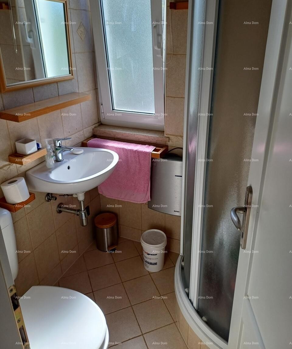 Prodaje se stan od 89 m2, Buje 8