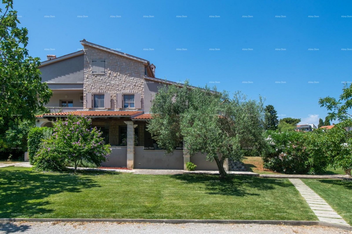 Sale - luxury villa with a pool and additional building, on a spacious property, Ližnjan! 6