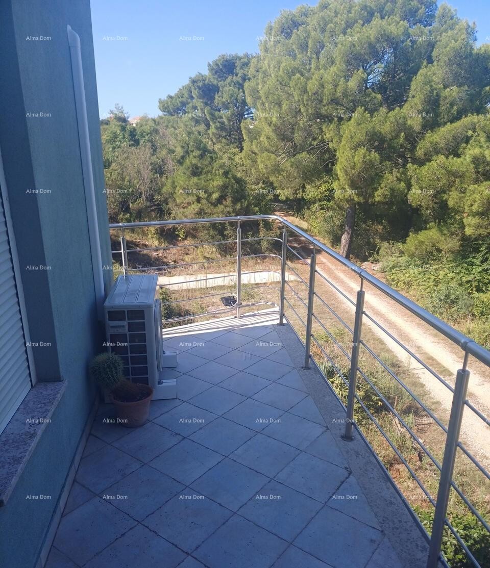 Prodaje se stan od 89 m2, Buje 16