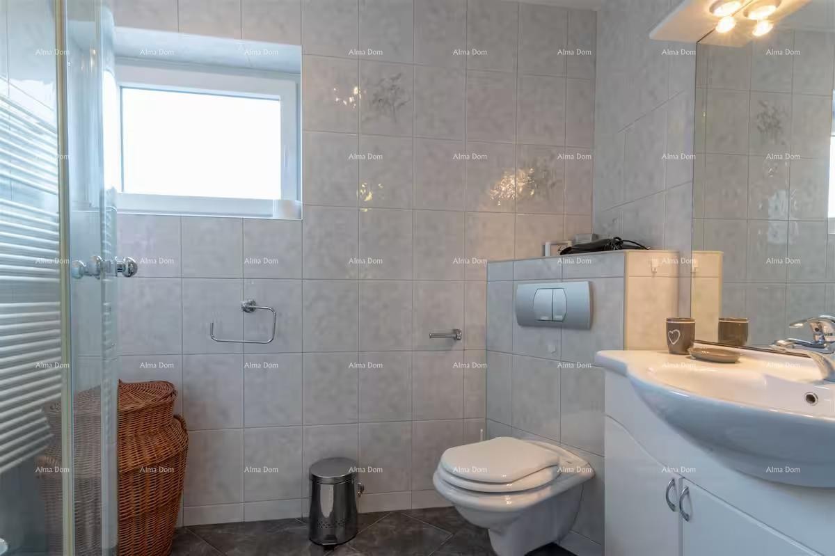 Отличная возможность! Продажа - привлекательный дом с бассейном и ухоженным участком, Банйоле! 25