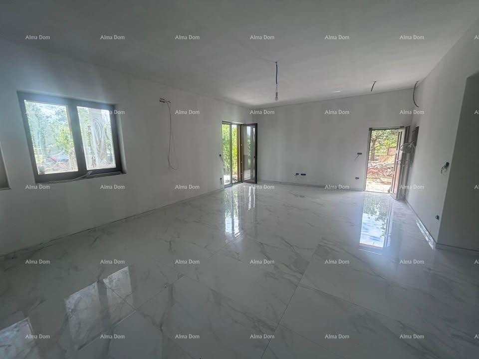 Poreč – spacious ground floor apartment with a yard 2