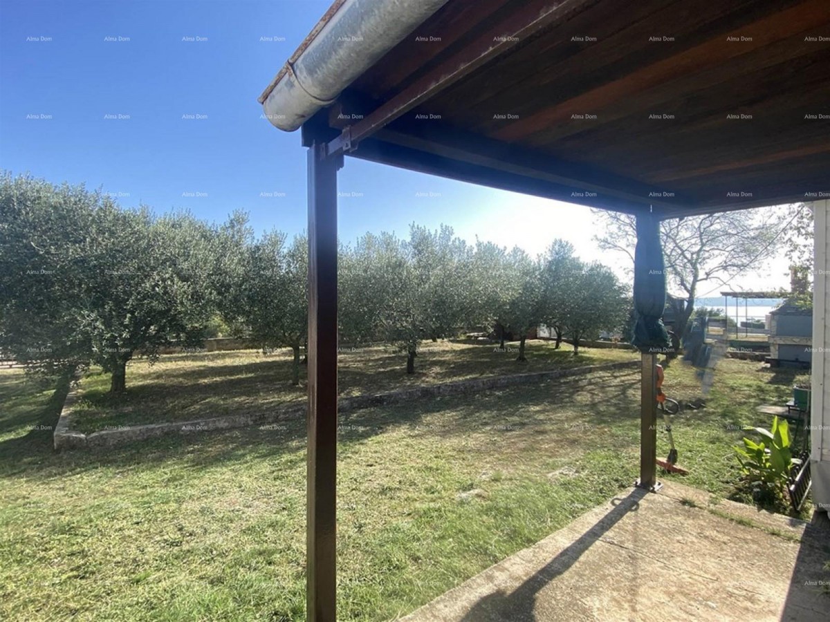 Atraktivno gradbeno zemljišče 500 m² – le 100 metrov od morja 1