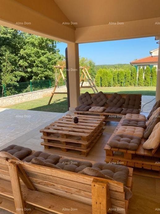 Продается дом, 200 м², с бассейнoм , Рашa 18