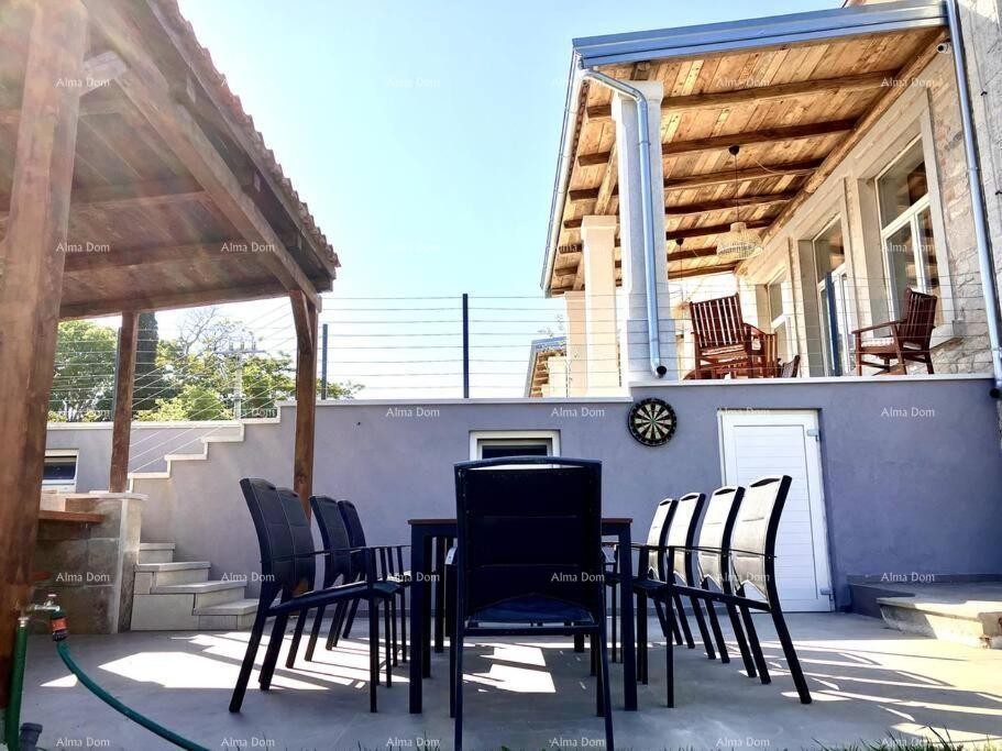 Продается красивый и современный дом, Пореч 1