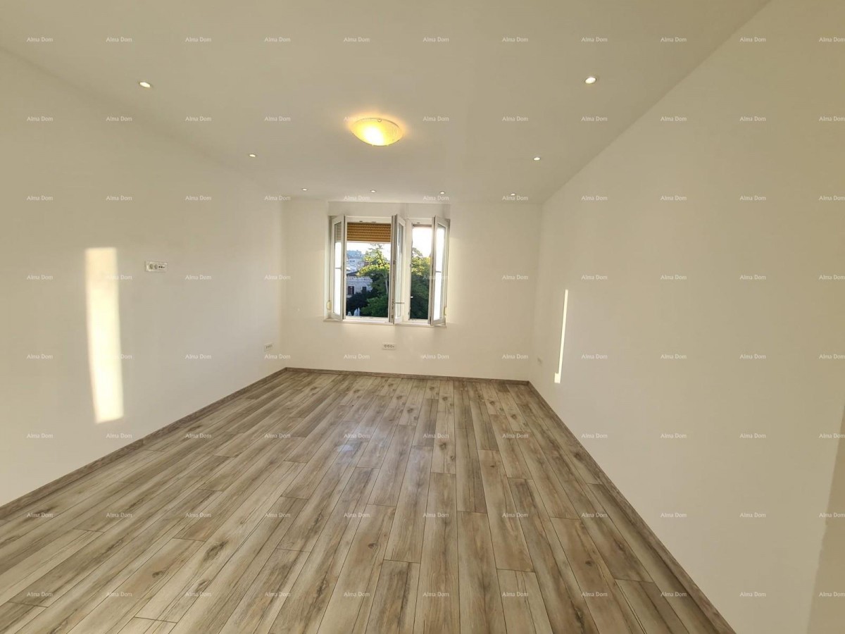 Pula – renoviran dvosobni stan u centru, 72,83 m². Stan se nalazi na glavnoj  tržnici. 6