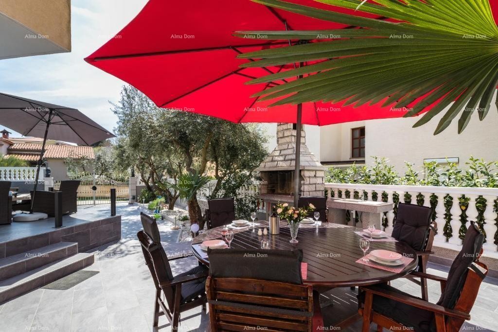 Medulin, apartment with pool. 13