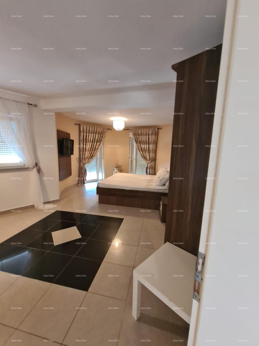 Na prodaju hiša s bazenom – Valtura 26