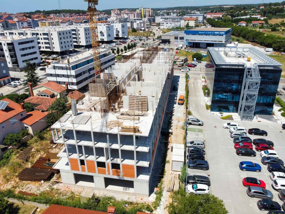Pula. New multi-family building. Apartment for sale with parking space and storage. Close to the new hospital. S37 6