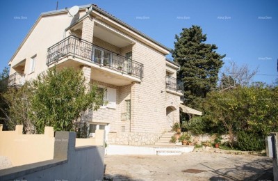 PREMANTURA – beautiful two-storey house with three apartments