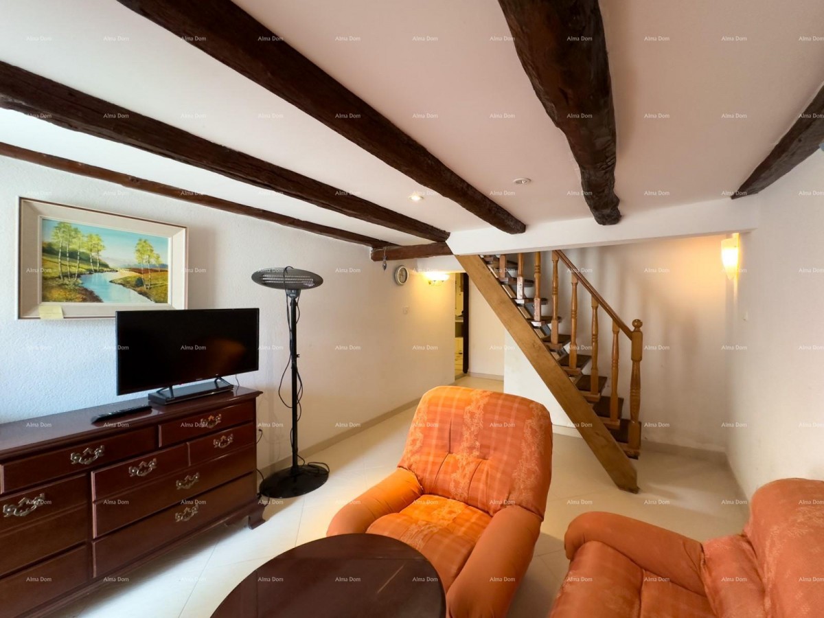 For sale: House in the center of Ližnjan! 1