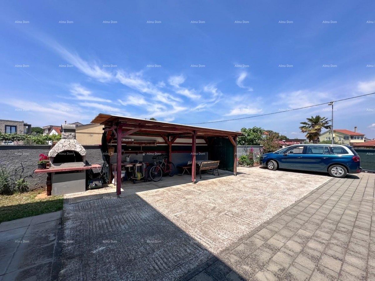 Vendiamo una casa con due appartamenti a Valbandon. 41