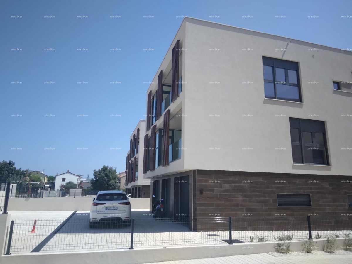 Prodaja dvoetažnog stana s parkirnim mjestom i vrtom, Rovinj! B1/B 11
