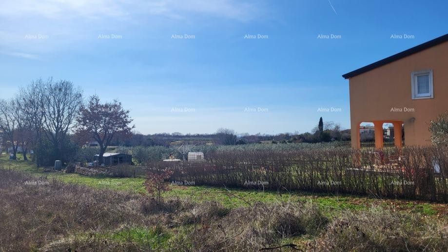 Attractive building plot near Poreč 2