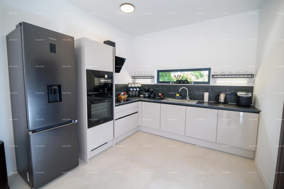 KANFANAR, MODERNA VILA PRIZEMNICA S BAZENOM – MIRNA LOKACIJA 11