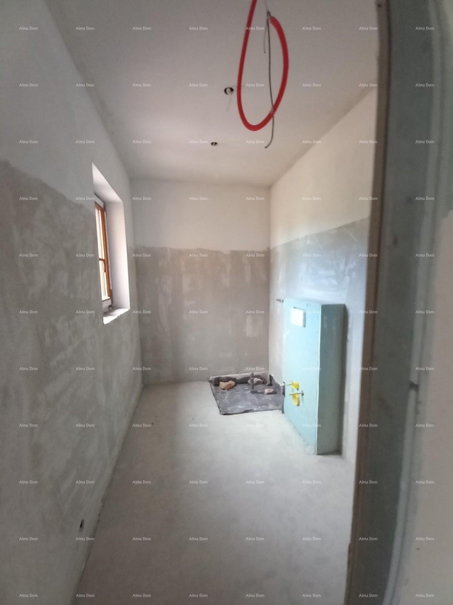 Kuća s bazenom i pogledom na more, Kaštelir 12