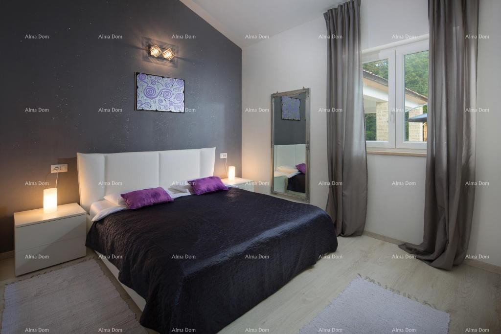 A villa with a swimming pool for sale, near Labin 10