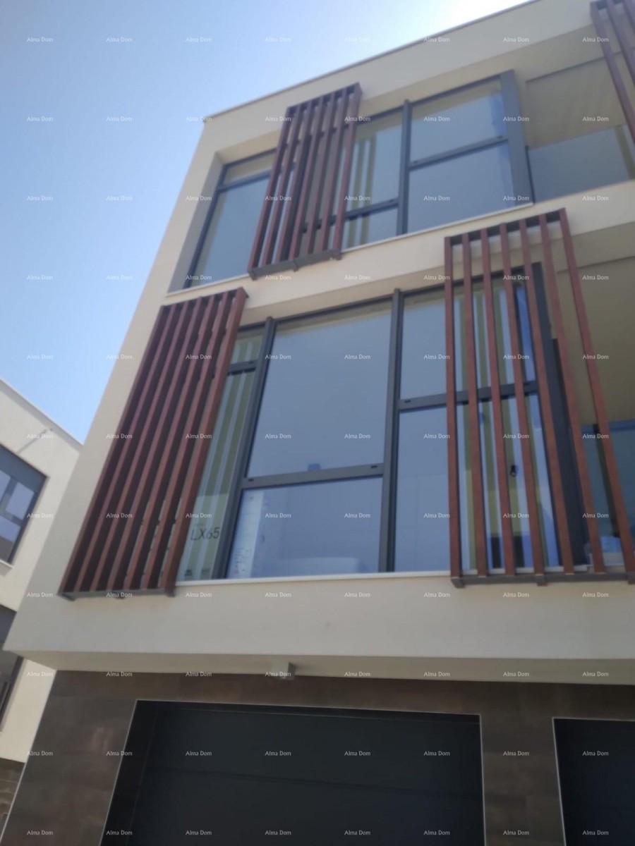 Prodaja dvoetažnog stana s parkirnim mjestom i vrtom, Rovinj! B1/B 10