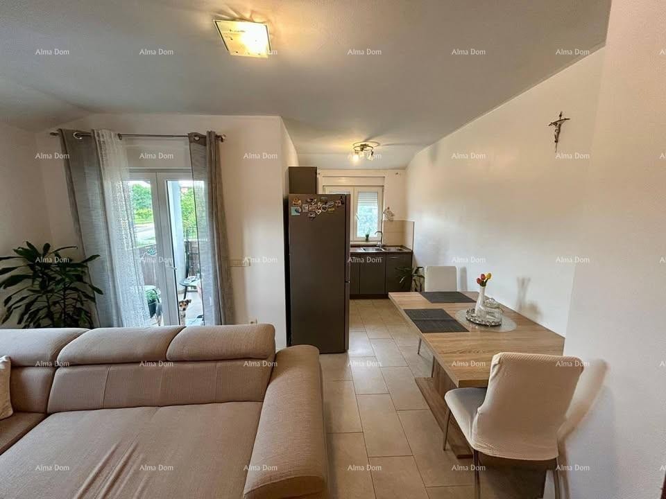 Prodaja stanovanja – 65 m², Novigrad 8