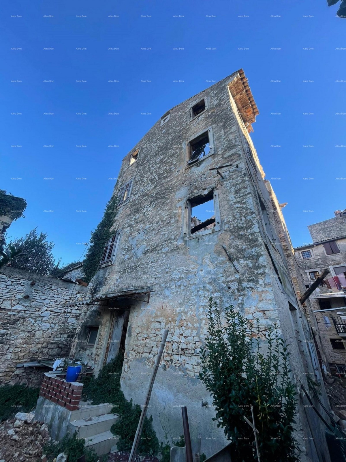 In vendita casa in pietra da ristrutturare nel cuore di Vodnjan 1