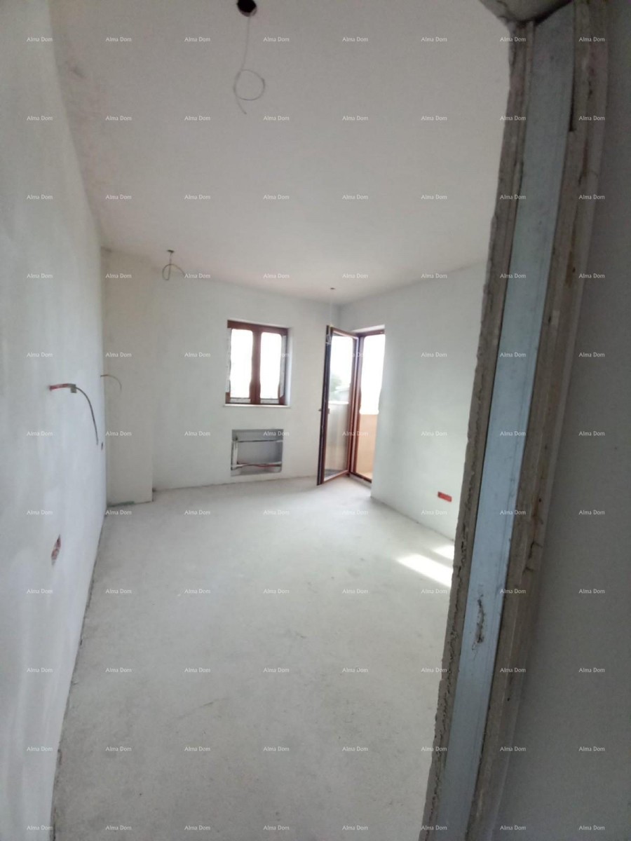 Kuća s bazenom i pogledom na more, Kaštelir 10