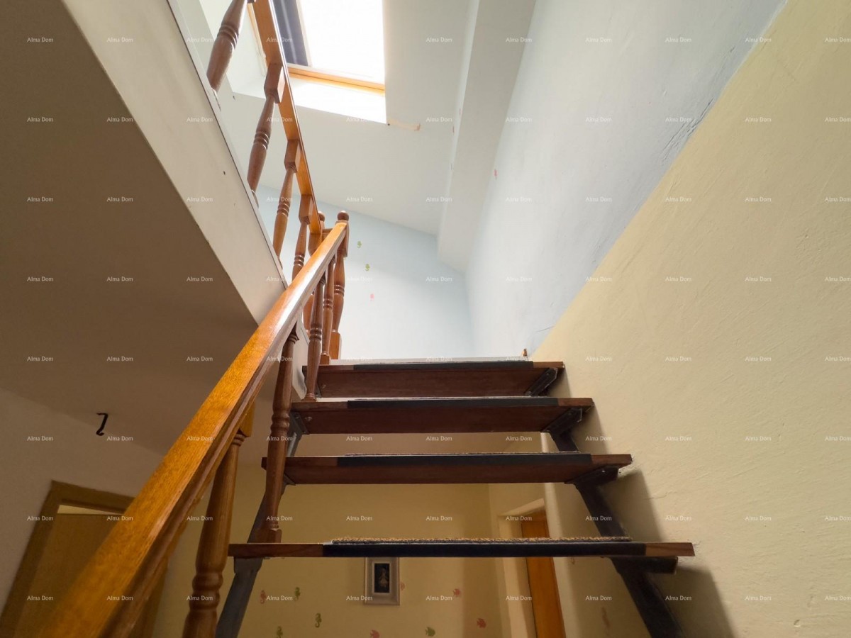 For sale: House in the center of Ližnjan! 14