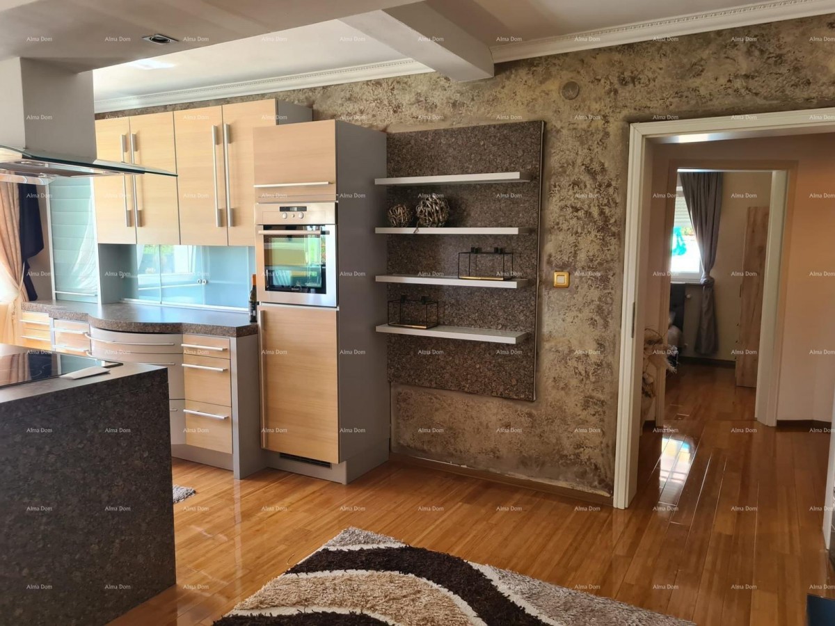 Na prodaju hiša s bazenom – Valtura 7