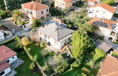 Hiša z dvema stanovanjem in velikim razvojnim potencialom – blizina morja, Umag
