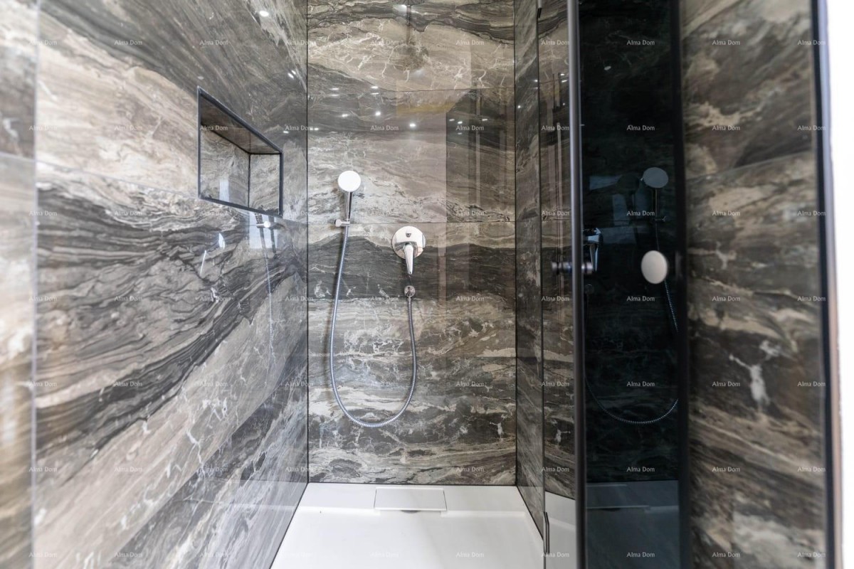 A modern house with a pool in a great location, Medulin! 19