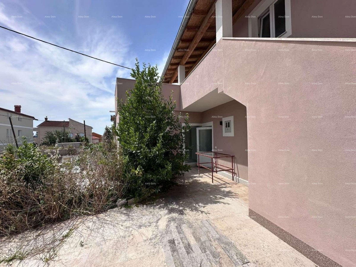 Продается фантастический дом с тремя квартирами в Медулине! 4