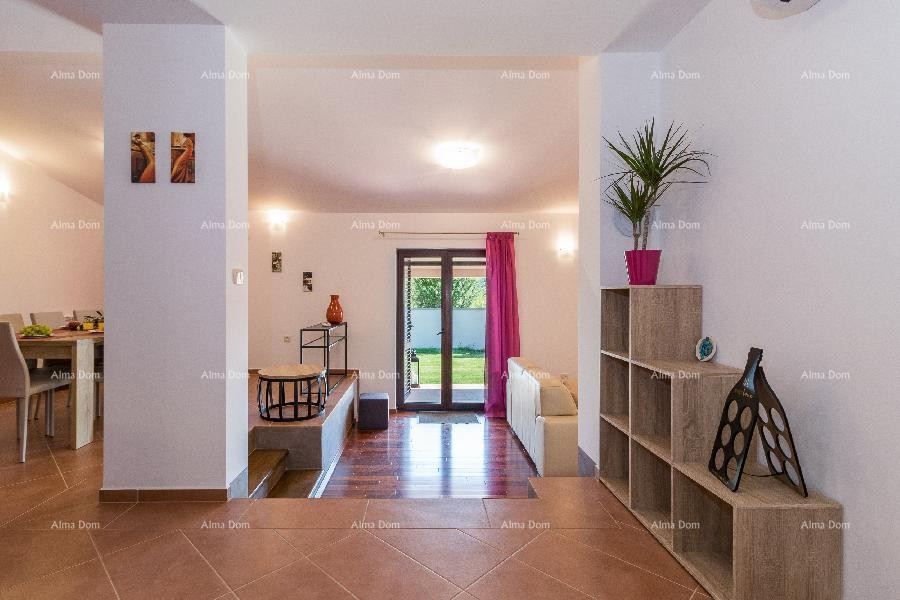 House with pool and jacuzzi! 12