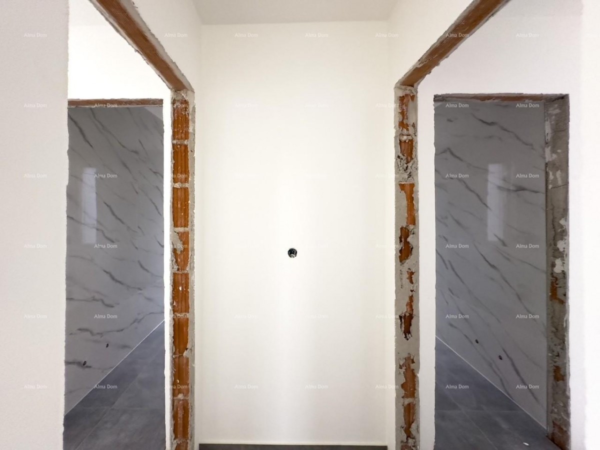 Prodamo hišo na odlični lokaciji. Blizu marine. 17