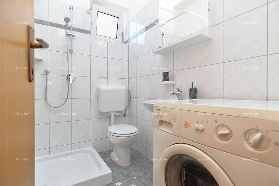 Na prodaju kuća s apartmanima u Štinjanu. 9