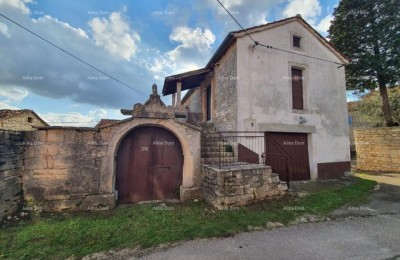 Due vecchie case di pietra, Tinjan.
