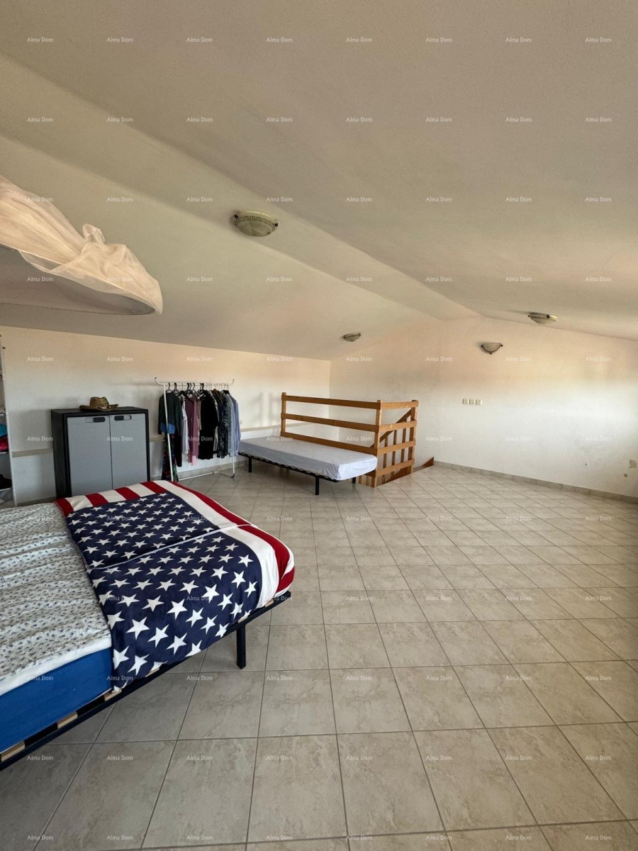 Hiša s pomožnim objektom. Medulin. 16