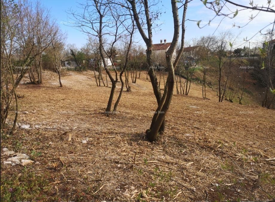 Продажа -- привлекательный строительный участок с действующим разрешением, Светвинченат! 5