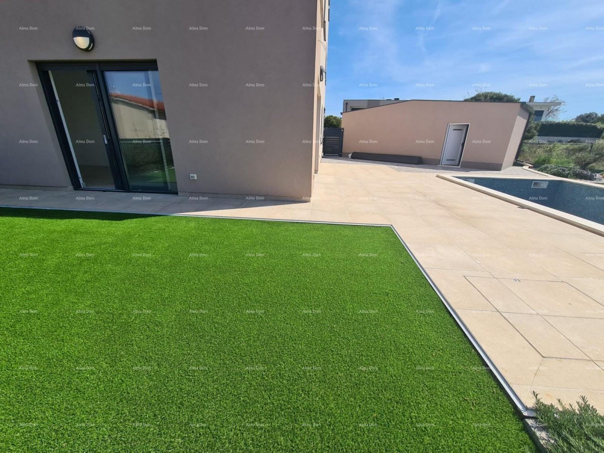 Современный оазис с бассейном и собственным садом в Банйолах 41