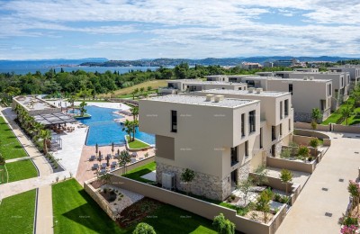 Umag, resort luksuza i ljepote! Prodaja stanova u resortu s zajedničkim, krovnim infinity bazenom od 105m!